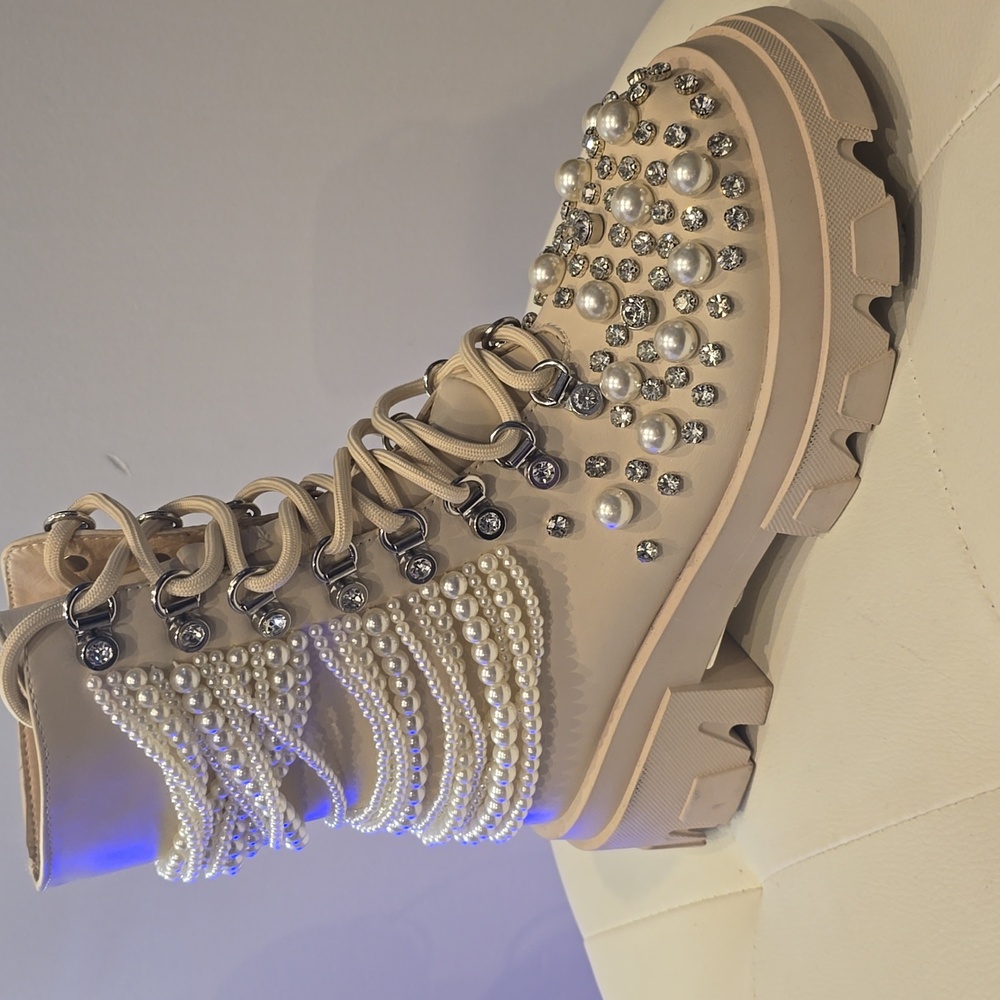 Twinkley Pearl Rhinestone Hiking bootS AZALEA WANG Beige LACE UP Shoes HOT 6 1/2 - Picture 2 of 7